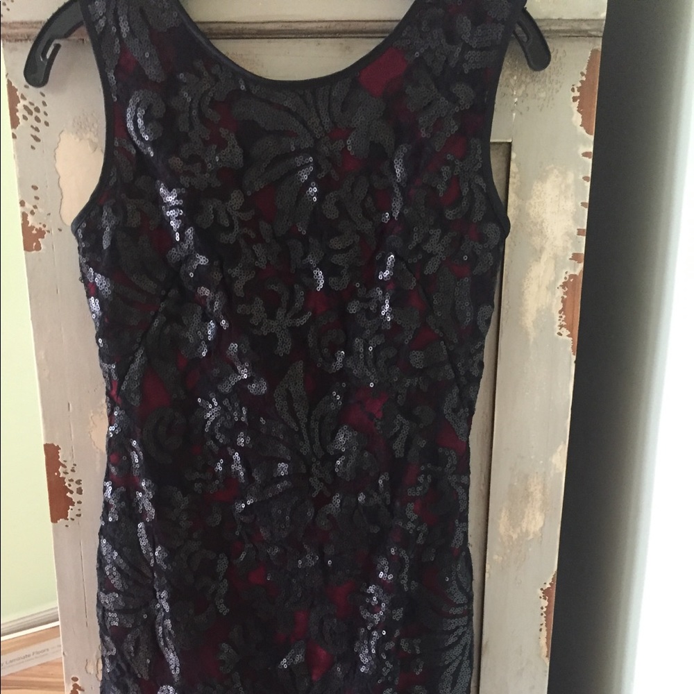 Dress/Cache - Picture 2 of 8